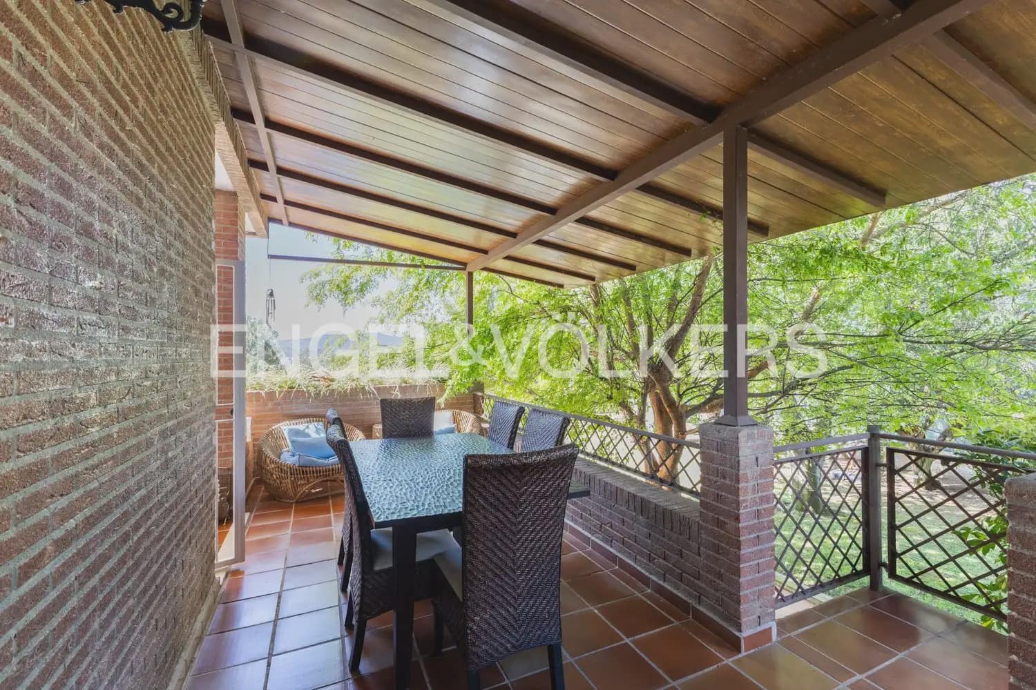 5 bedroom Villa for rent in Riba-roja de Turia with pool garage - € 4,400 (Ref: 9898196)