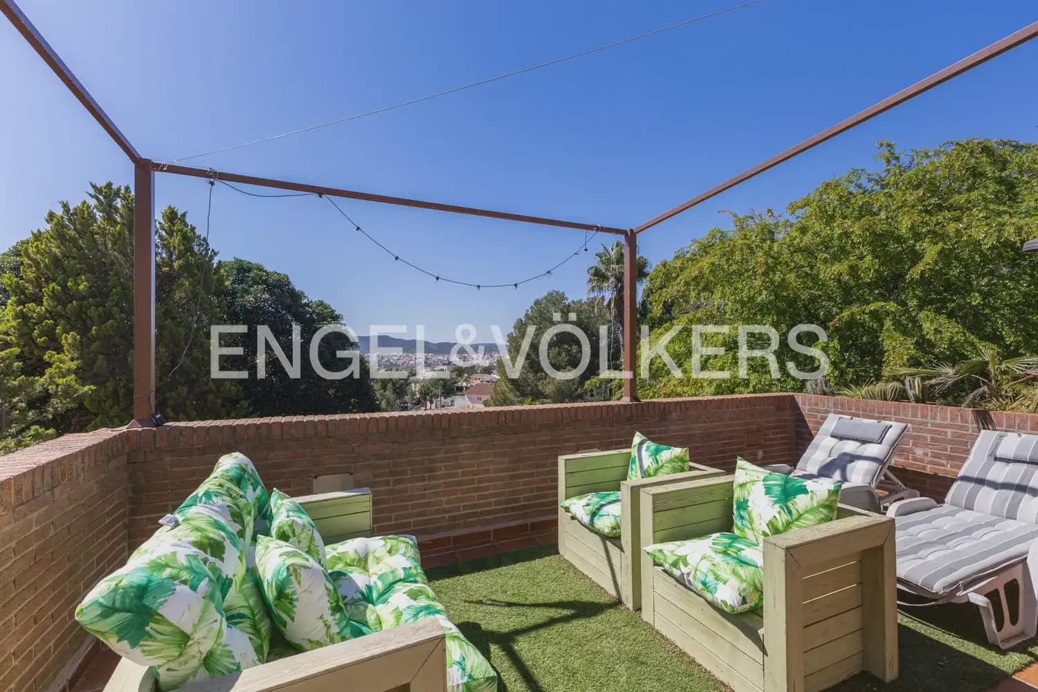 5 bedroom Villa for rent in Riba-roja de Turia with pool garage - € 4,400 (Ref: 9898196)