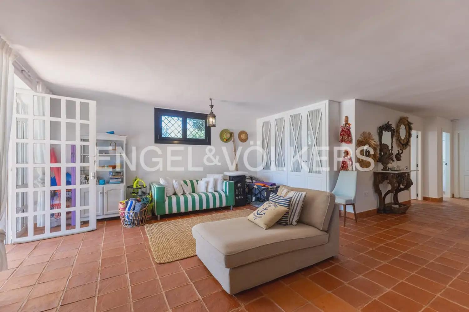 5 bedroom Villa for rent in Riba-roja de Turia with pool garage - € 4,400 (Ref: 9898196)