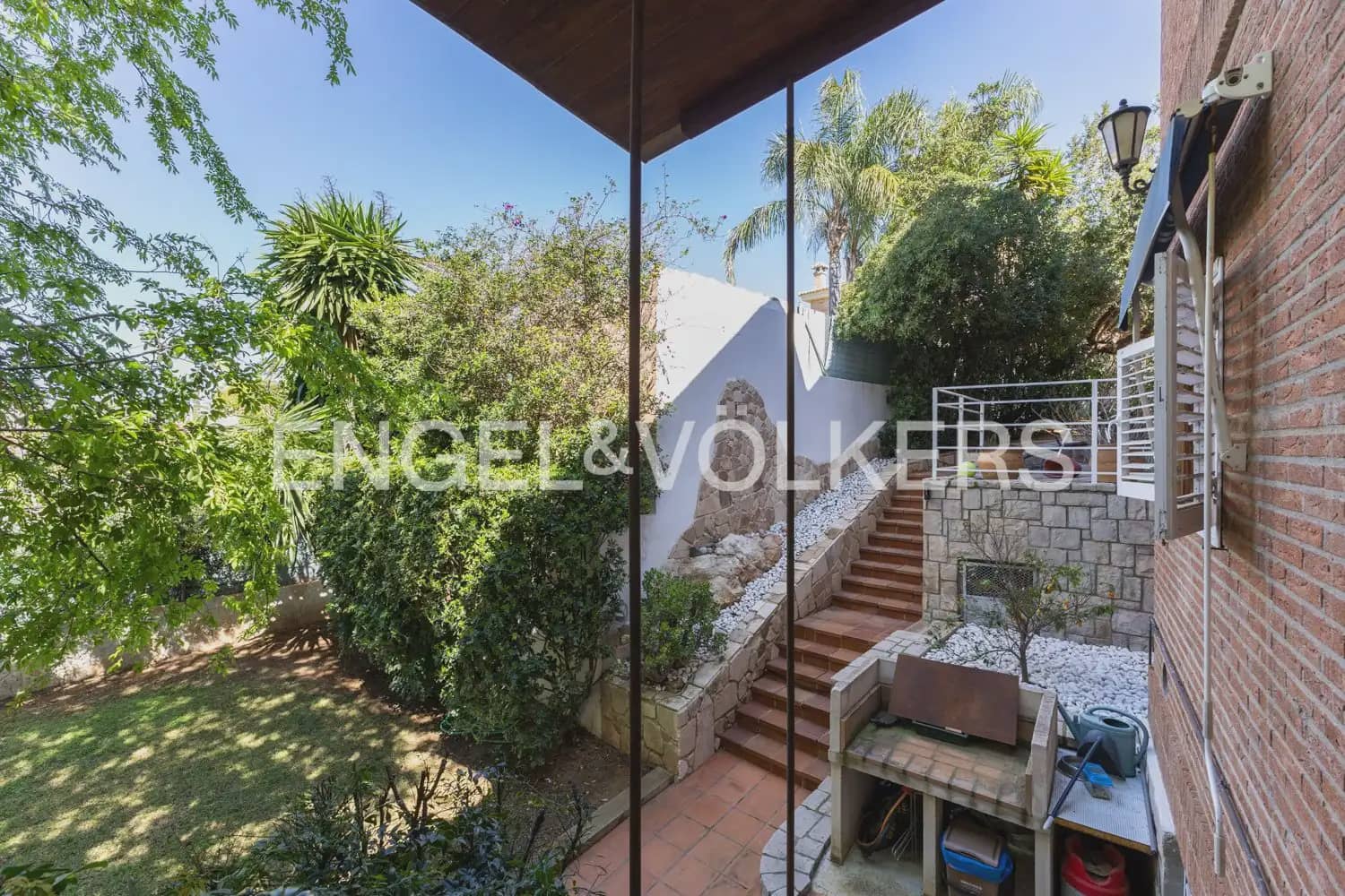5 bedroom Villa for rent in Riba-roja de Turia with pool garage - € 4,400 (Ref: 9898196)