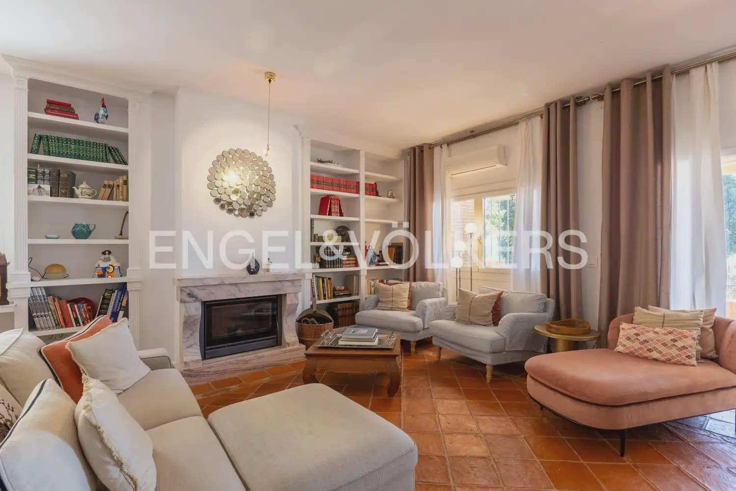 5 bedroom Villa for rent in Riba-roja de Turia with pool garage - € 4,400 (Ref: 9898196)