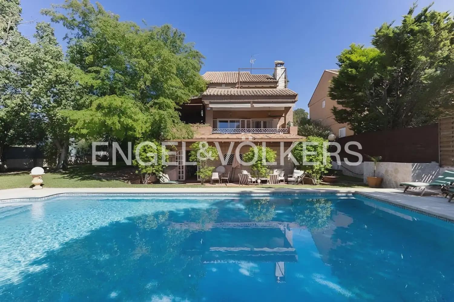 5 bedroom Villa for rent in Riba-roja de Turia with pool garage - € 4,400 (Ref: 9898196)