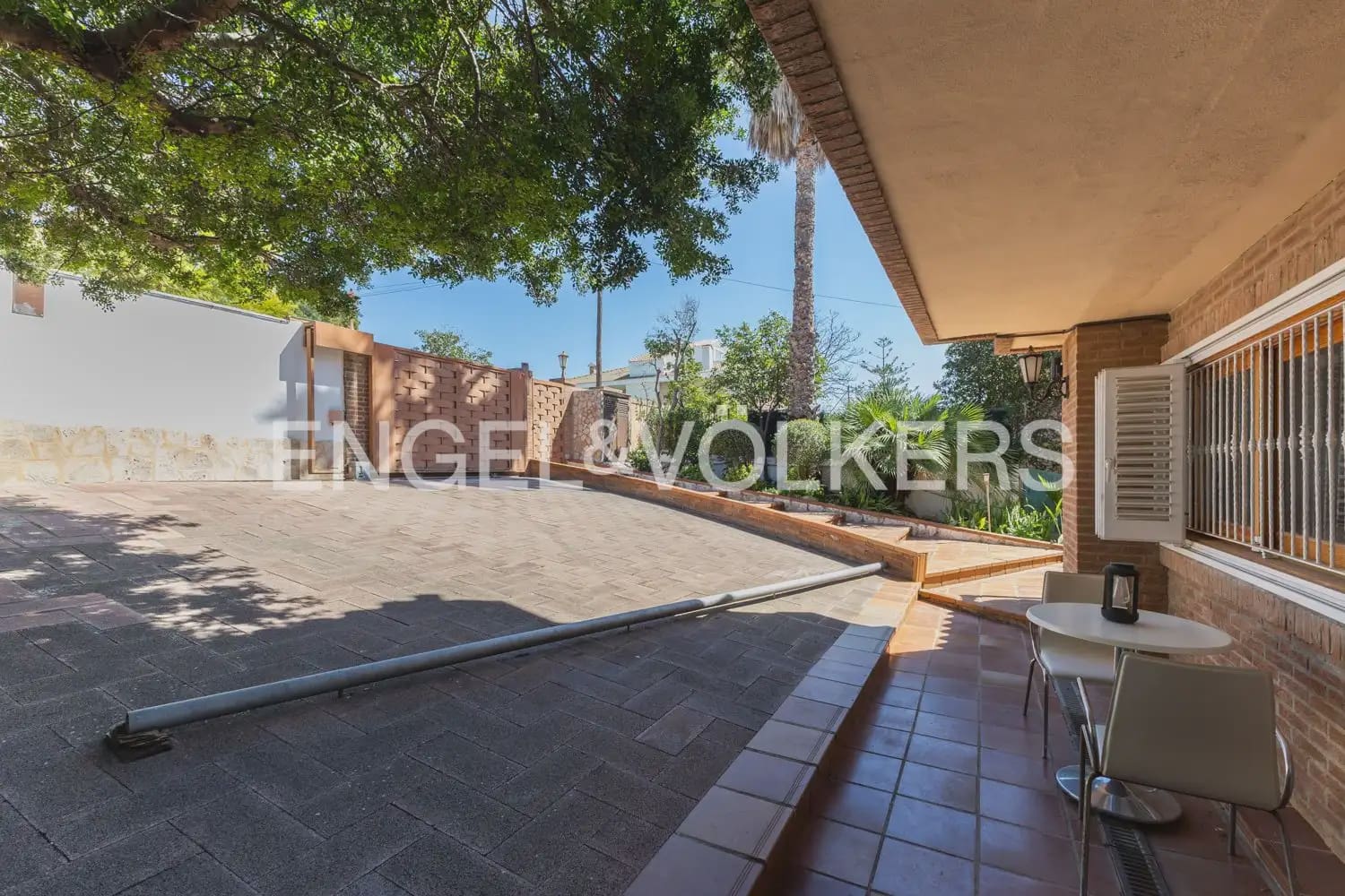5 bedroom Villa for rent in Riba-roja de Turia with pool garage - € 4,400 (Ref: 9898196)