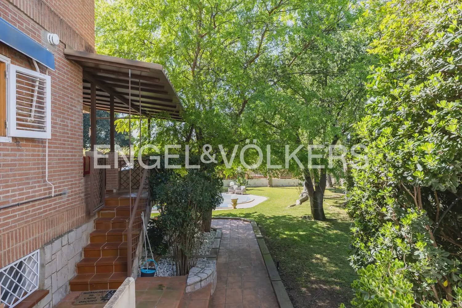 5 bedroom Villa for rent in Riba-roja de Turia with pool garage - € 4,400 (Ref: 9898196)