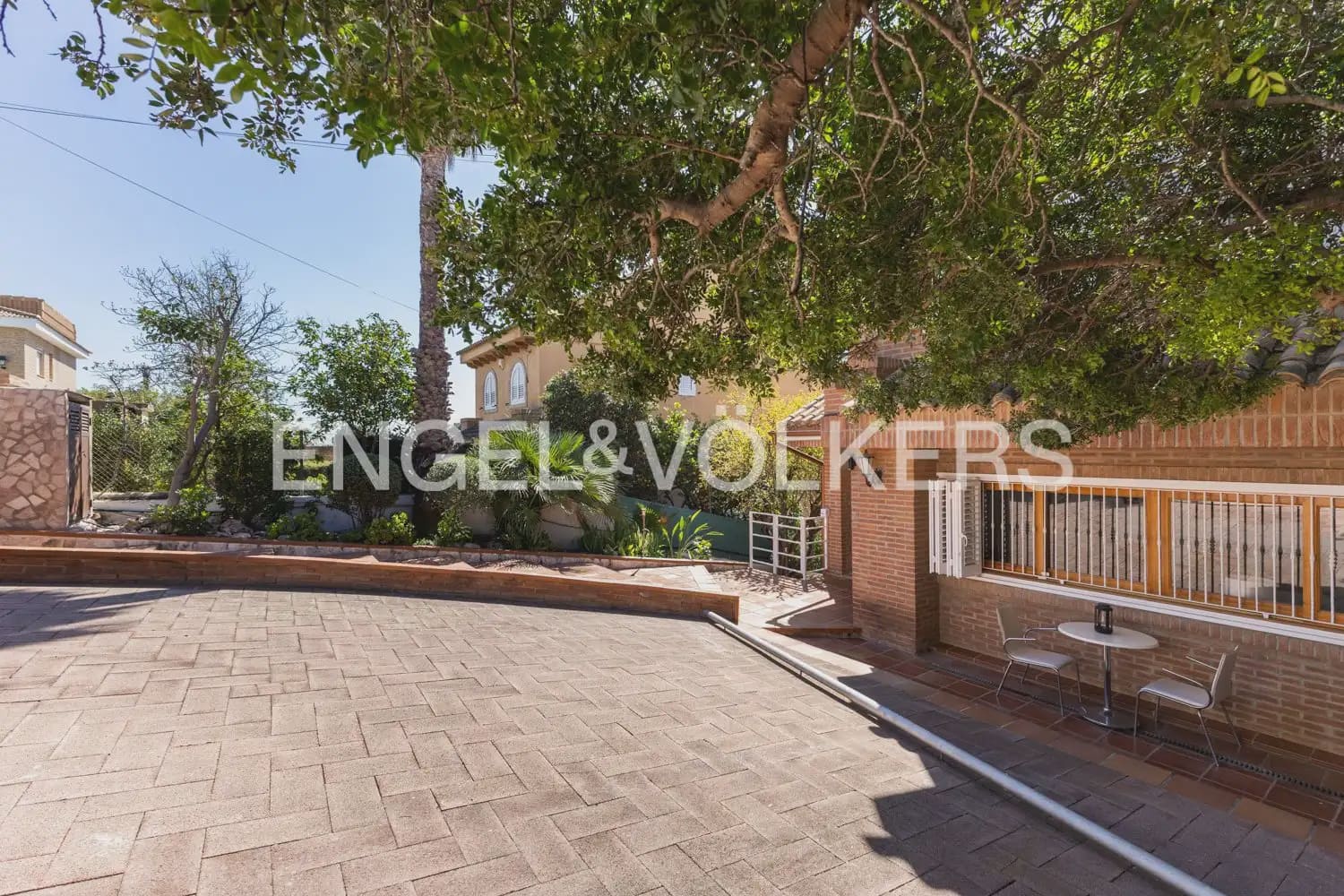 5 bedroom Villa for rent in Riba-roja de Turia with pool garage - € 4,400 (Ref: 9898196)