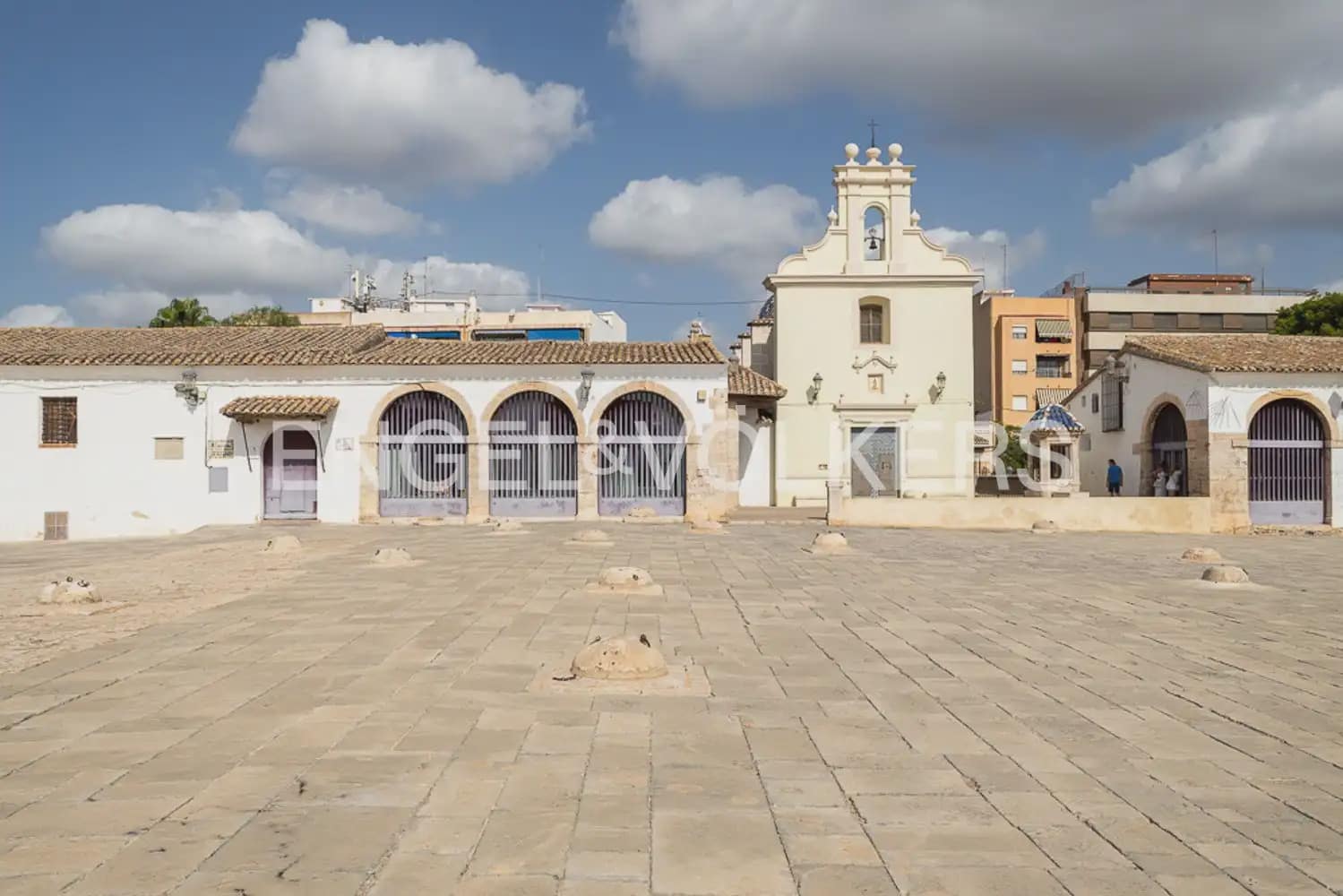 1 bedroom Townhouse for sale in Burjassot - € 350,000 (Ref: 9898197)