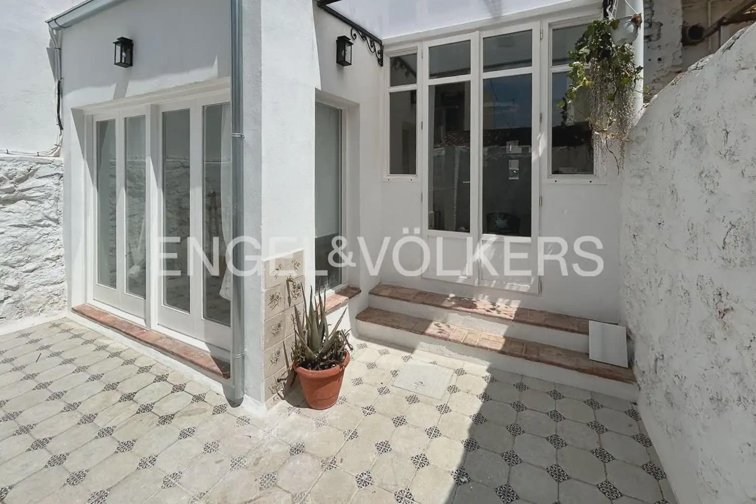 1 bedroom Townhouse for sale in Burjassot - € 350,000 (Ref: 9898197)