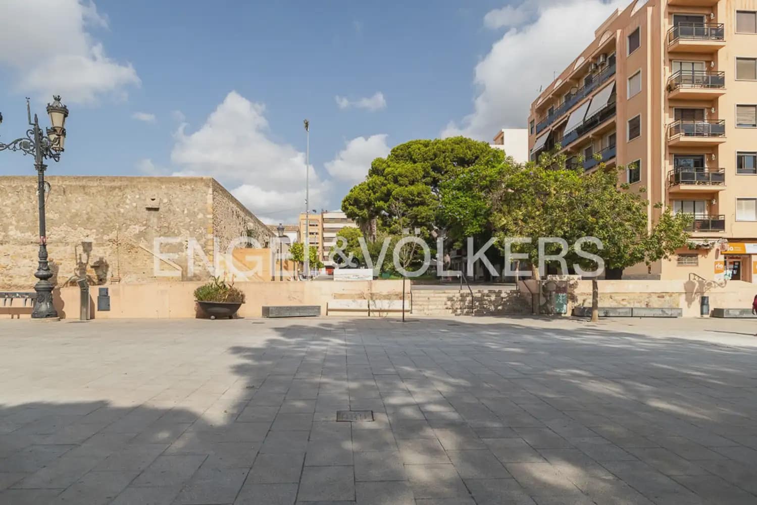 1 bedroom Townhouse for sale in Burjassot - € 350,000 (Ref: 9898197)