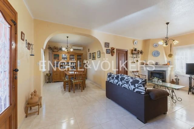 4 bedroom Villa for sale in Bétera with garage - € 425,000 (Ref: 9898198)