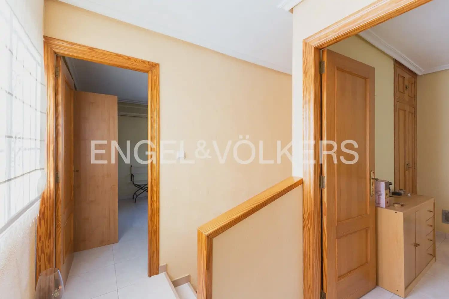 4 bedroom Villa for sale in Betera with garage - € 425,000 (Ref: 9898198)