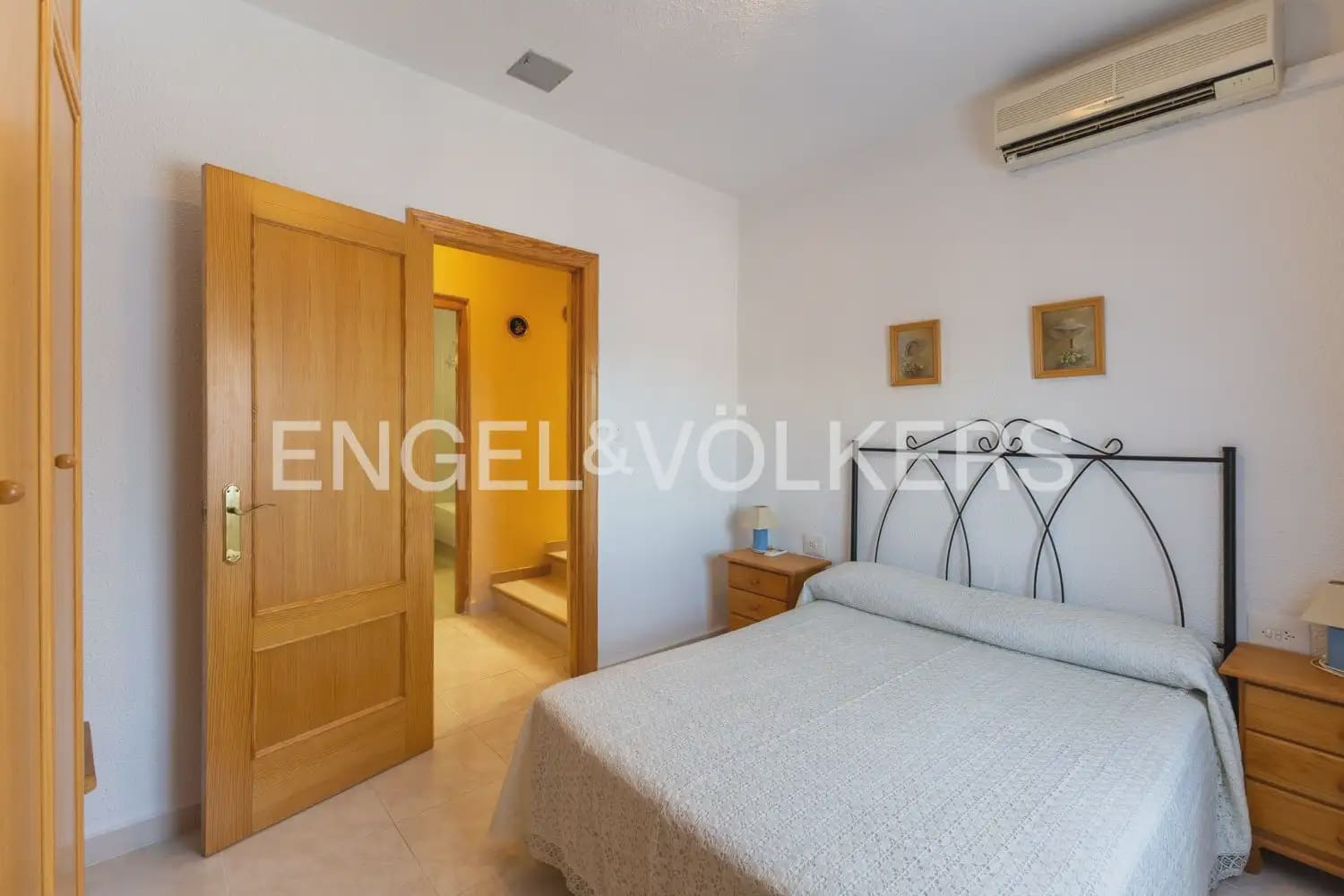 4 bedroom Villa for sale in Betera with garage - € 425,000 (Ref: 9898198)