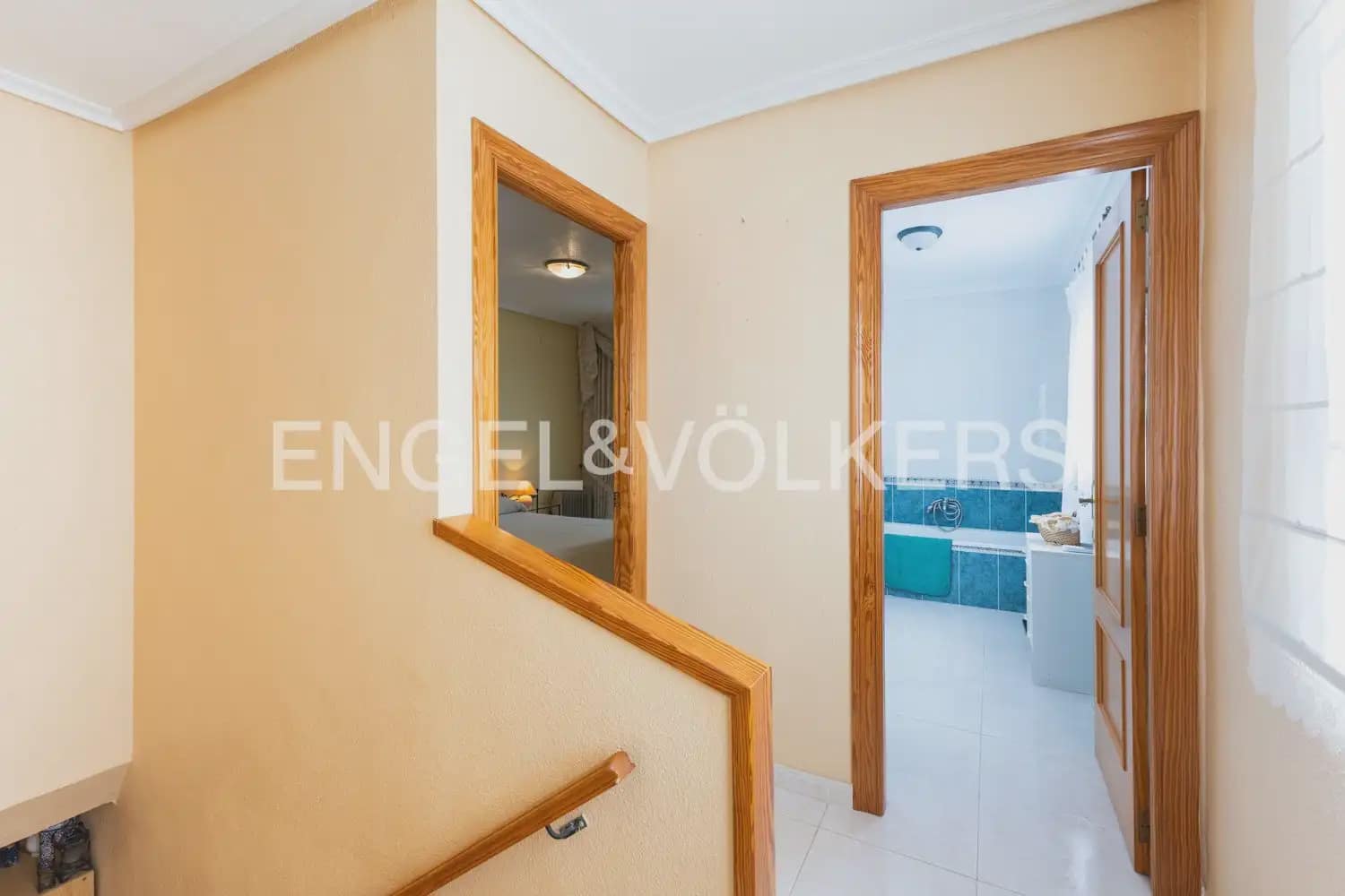 4 bedroom Villa for sale in Betera with garage - € 425,000 (Ref: 9898198)