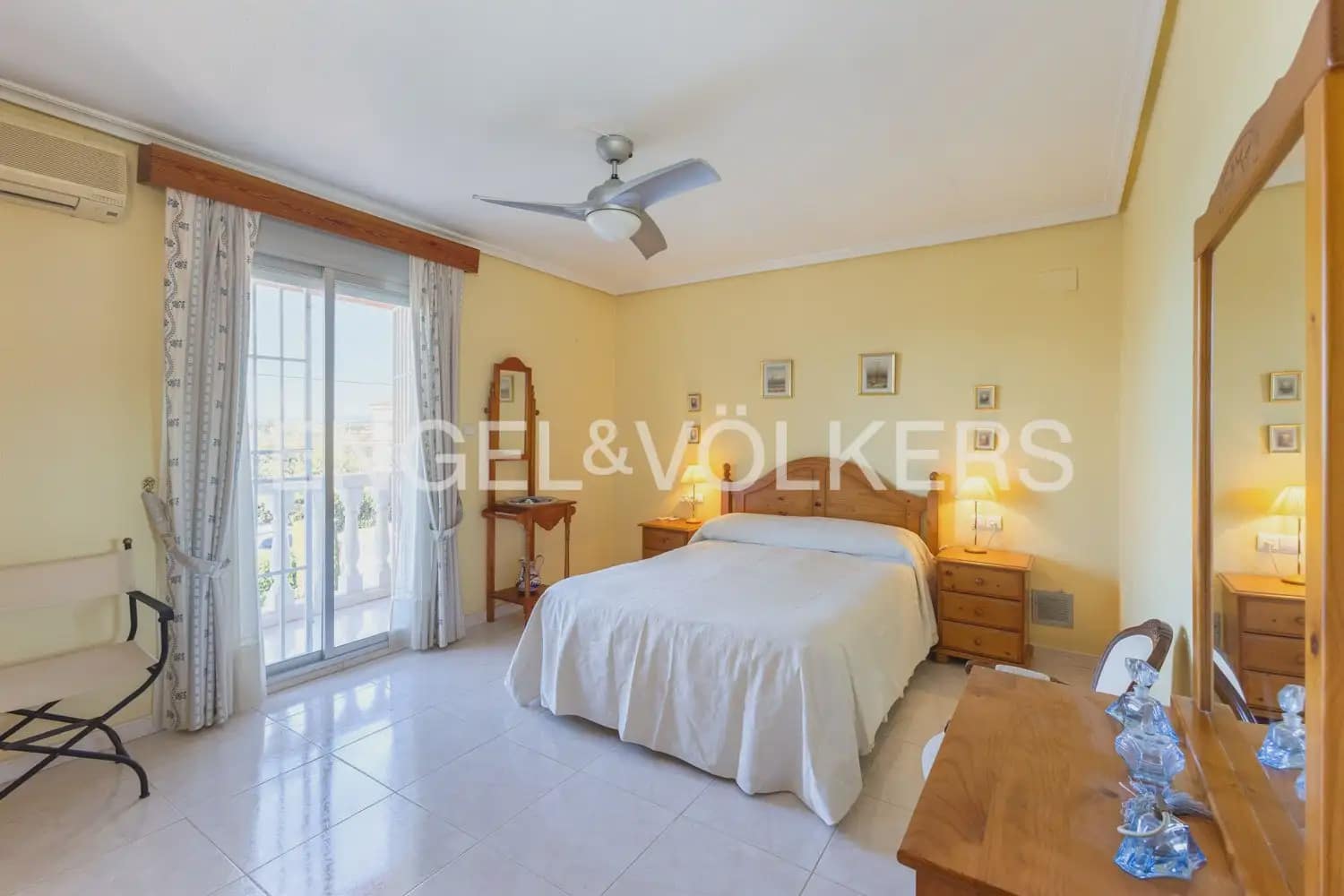 4 bedroom Villa for sale in Betera with garage - € 425,000 (Ref: 9898198)