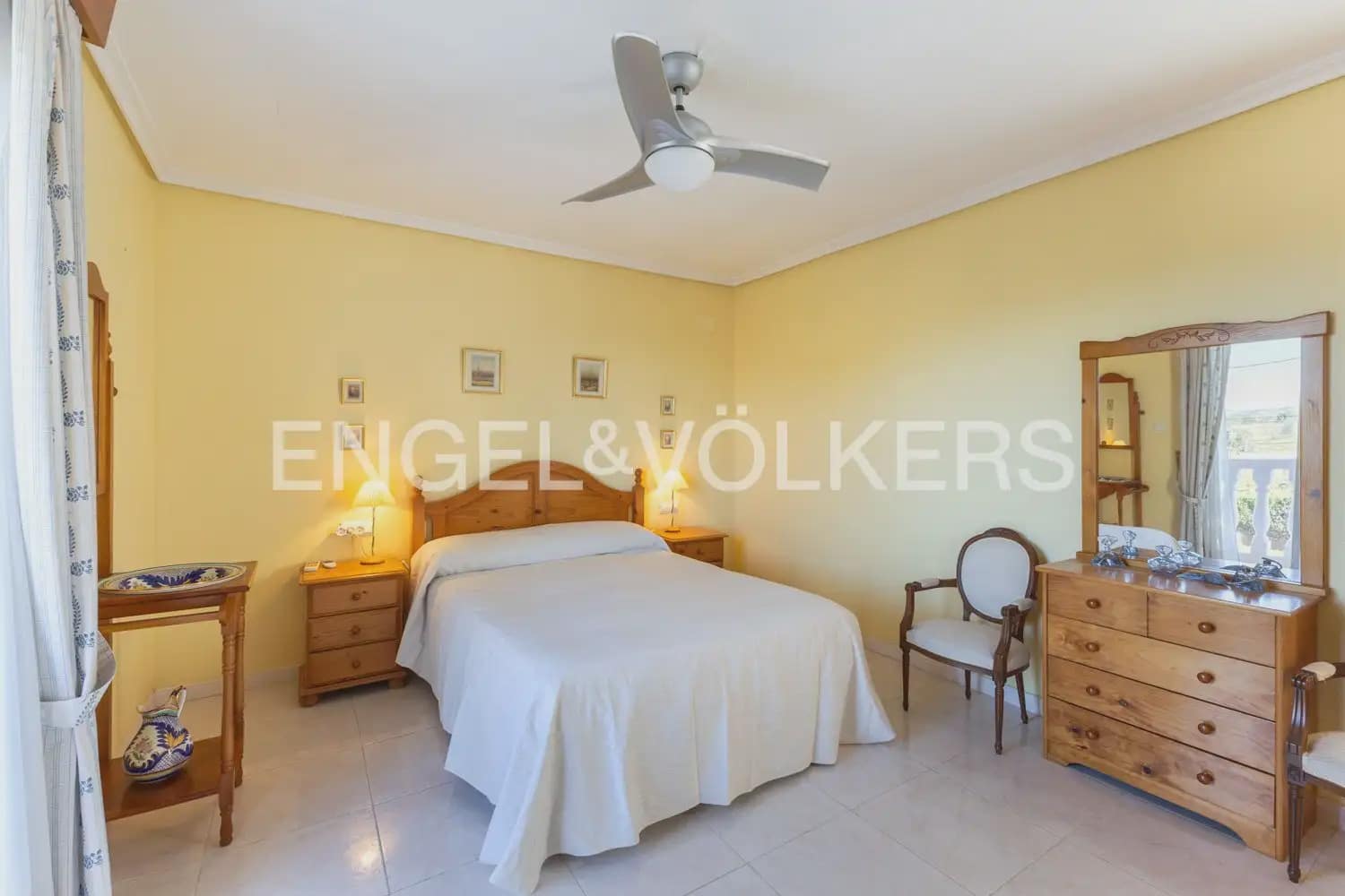 4 bedroom Villa for sale in Betera with garage - € 425,000 (Ref: 9898198)