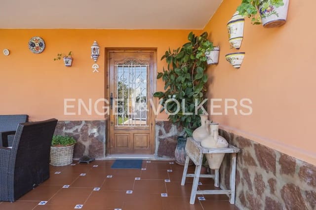 4 bedroom Villa for sale in Bétera with garage - € 425,000 (Ref: 9898198)