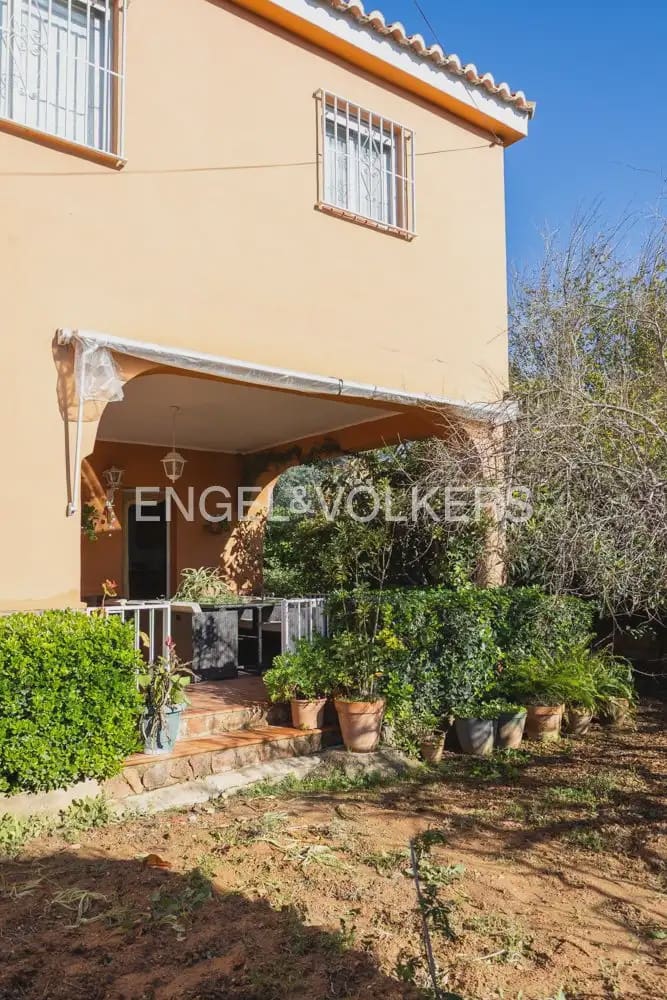 4 bedroom Villa for sale in Betera with garage - € 425,000 (Ref: 9898198)