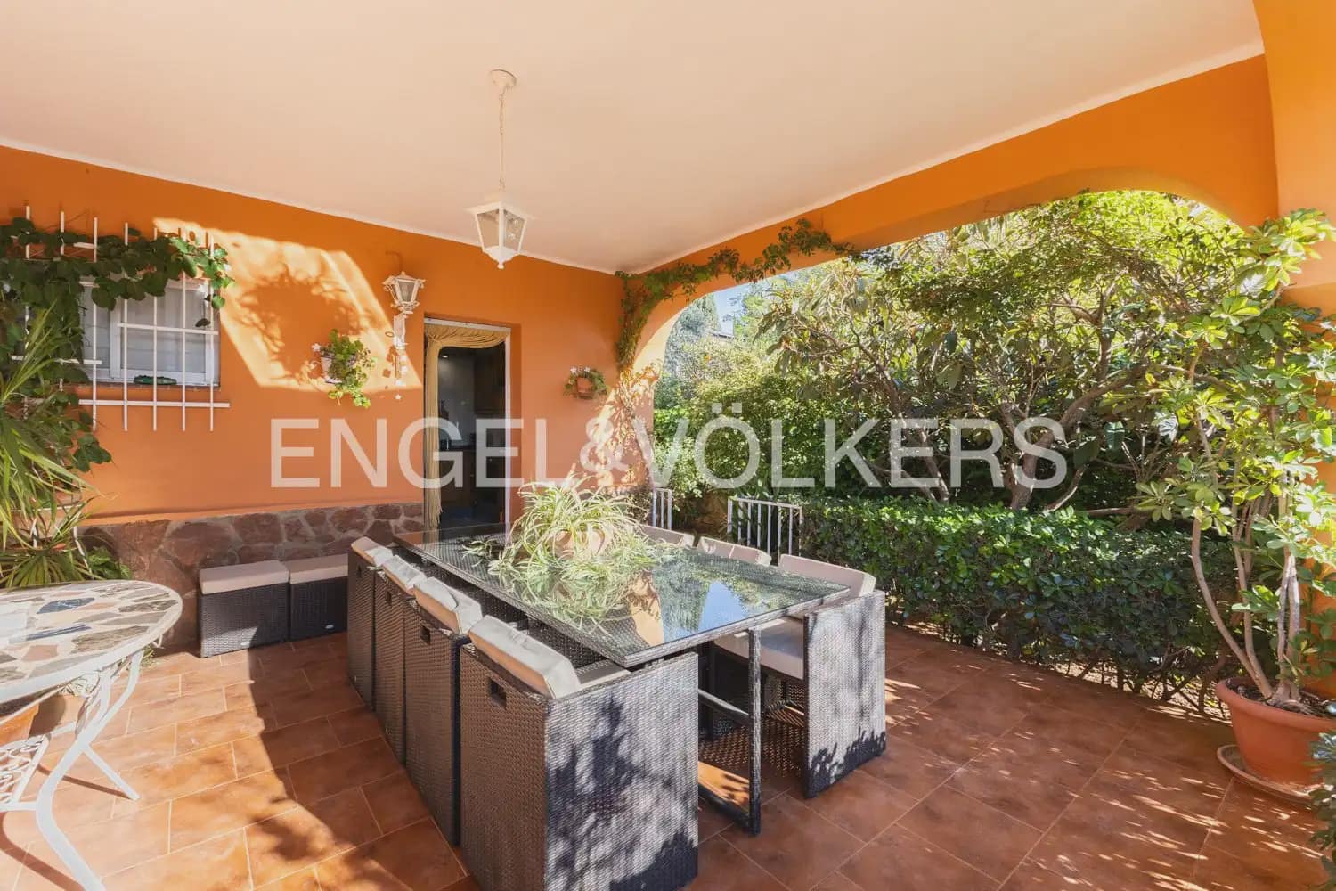 4 bedroom Villa for sale in Betera with garage - € 425,000 (Ref: 9898198)