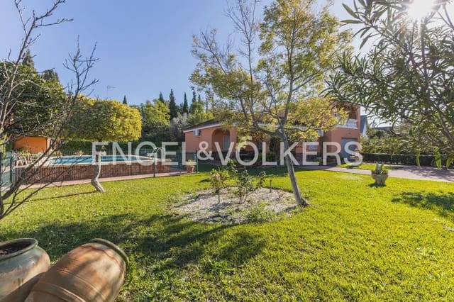 4 bedroom Villa for sale in Bétera with garage - € 425,000 (Ref: 9898198)