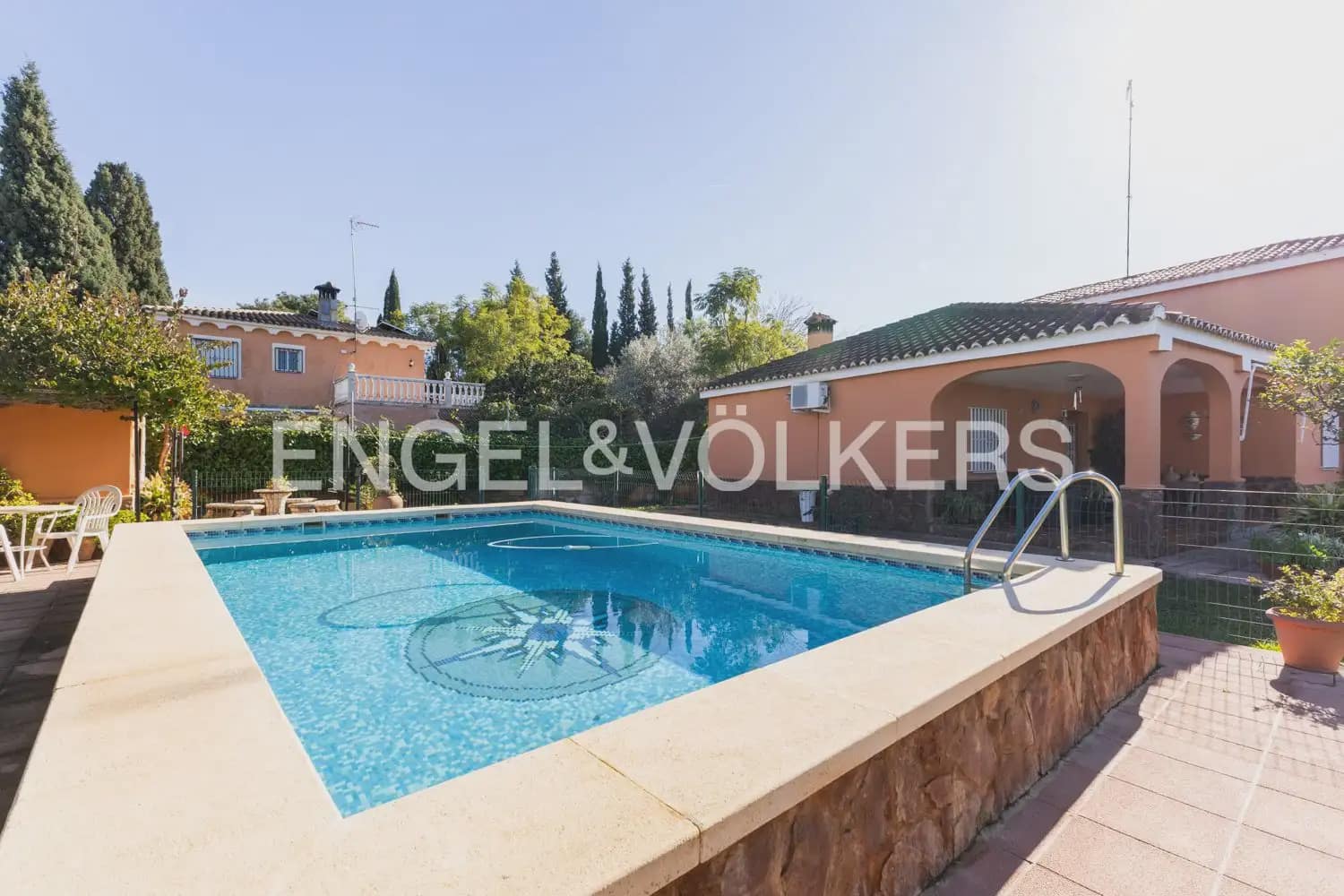 4 bedroom Villa for sale in Betera with garage - € 425,000 (Ref: 9898198)