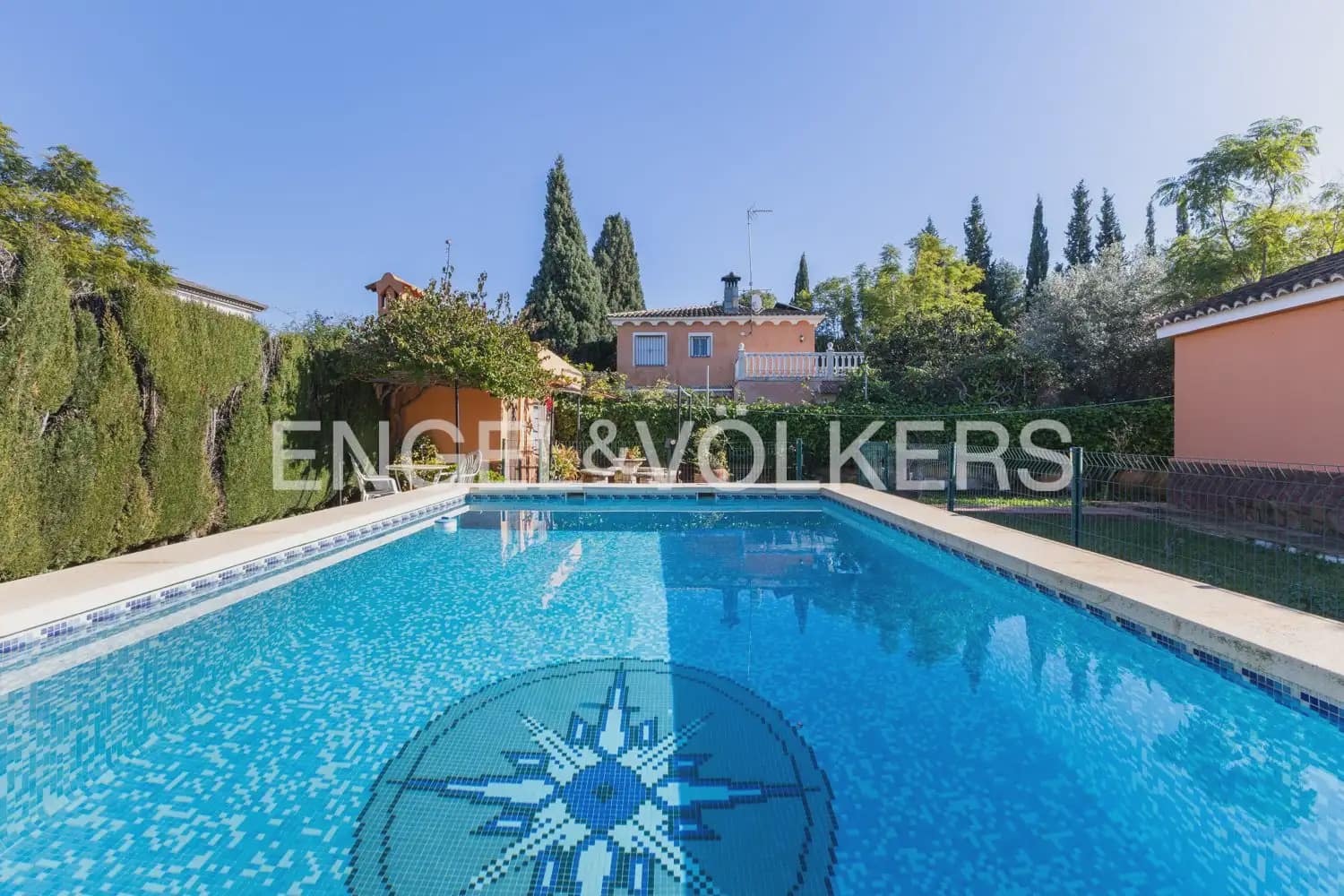 4 bedroom Villa for sale in Betera with garage - € 425,000 (Ref: 9898198)