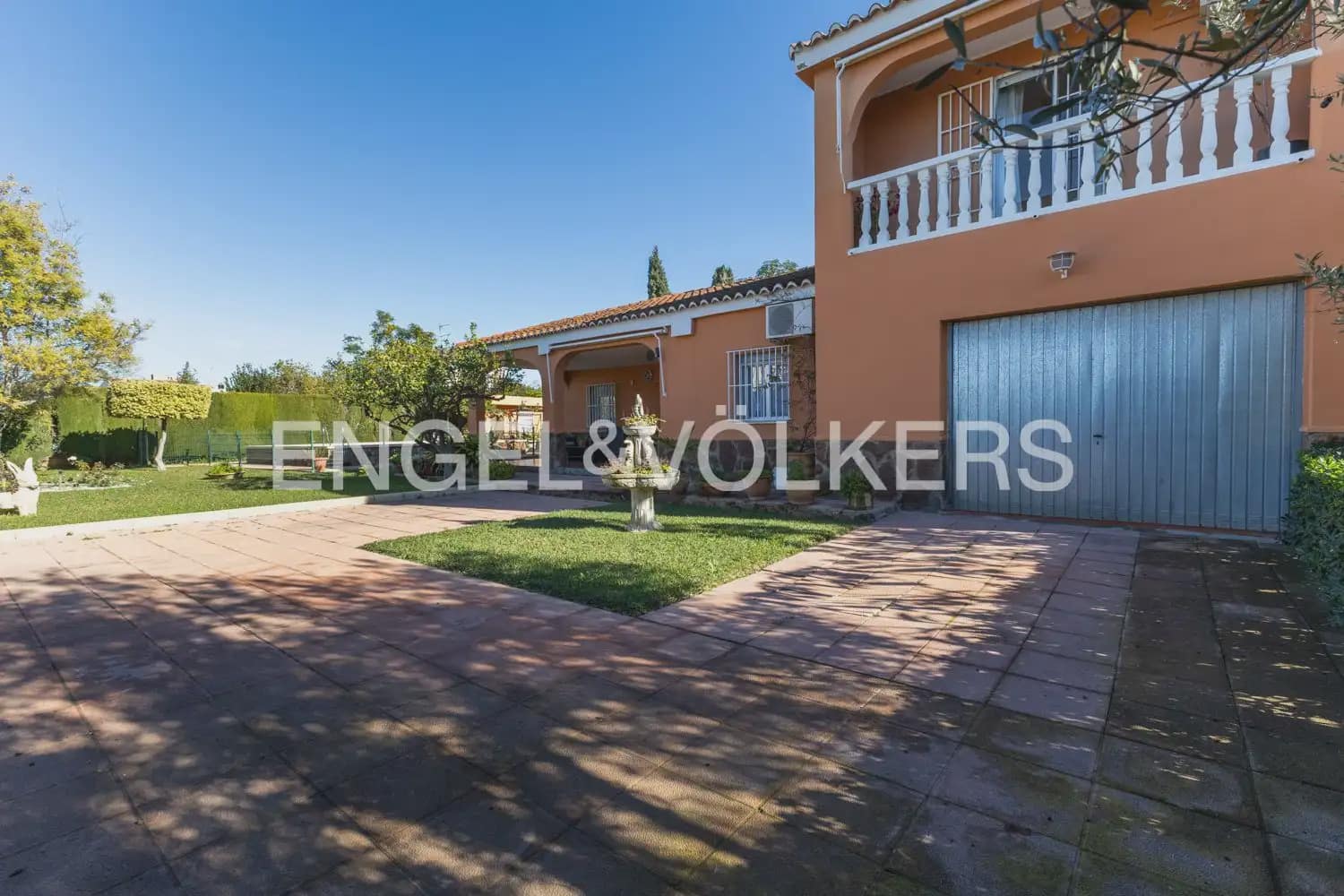 4 bedroom Villa for sale in Betera with garage - € 425,000 (Ref: 9898198)