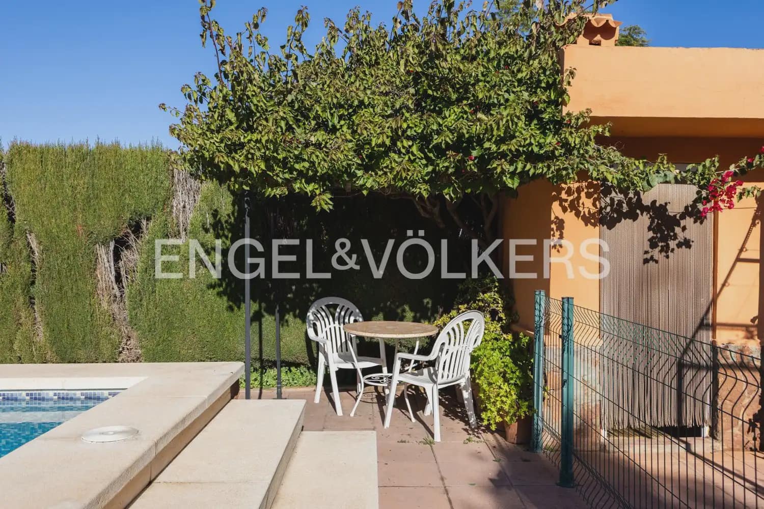 4 bedroom Villa for sale in Betera with garage - € 425,000 (Ref: 9898198)
