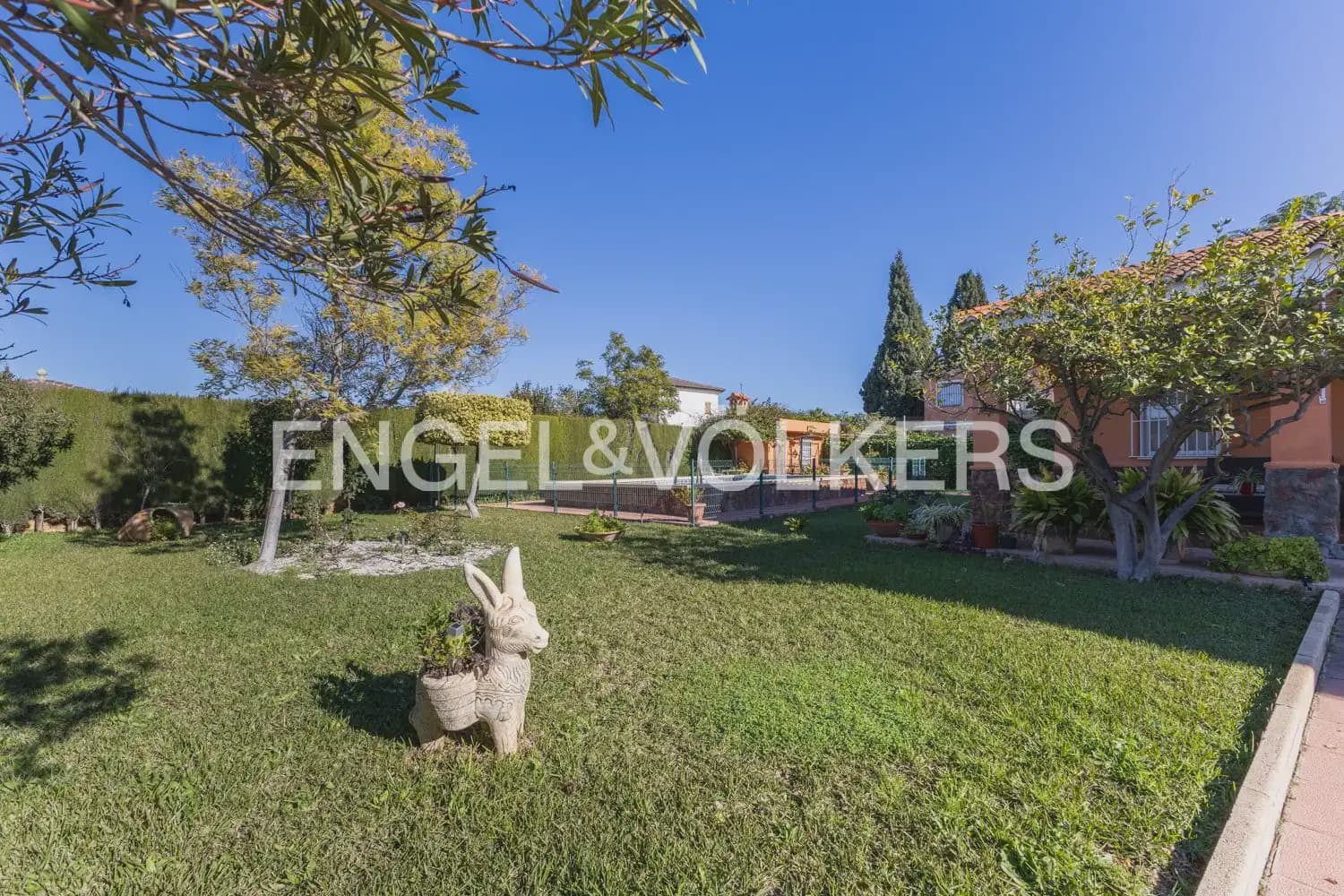 4 bedroom Villa for sale in Betera with garage - € 425,000 (Ref: 9898198)