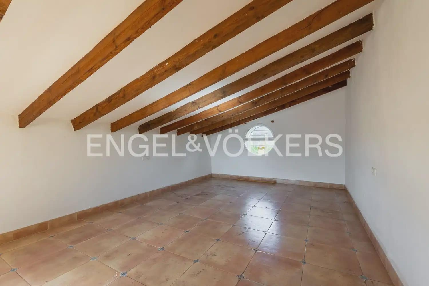 5 bedroom Villa for rent in Pedreguer with pool garage - € 4,600 (Ref: 9898203)