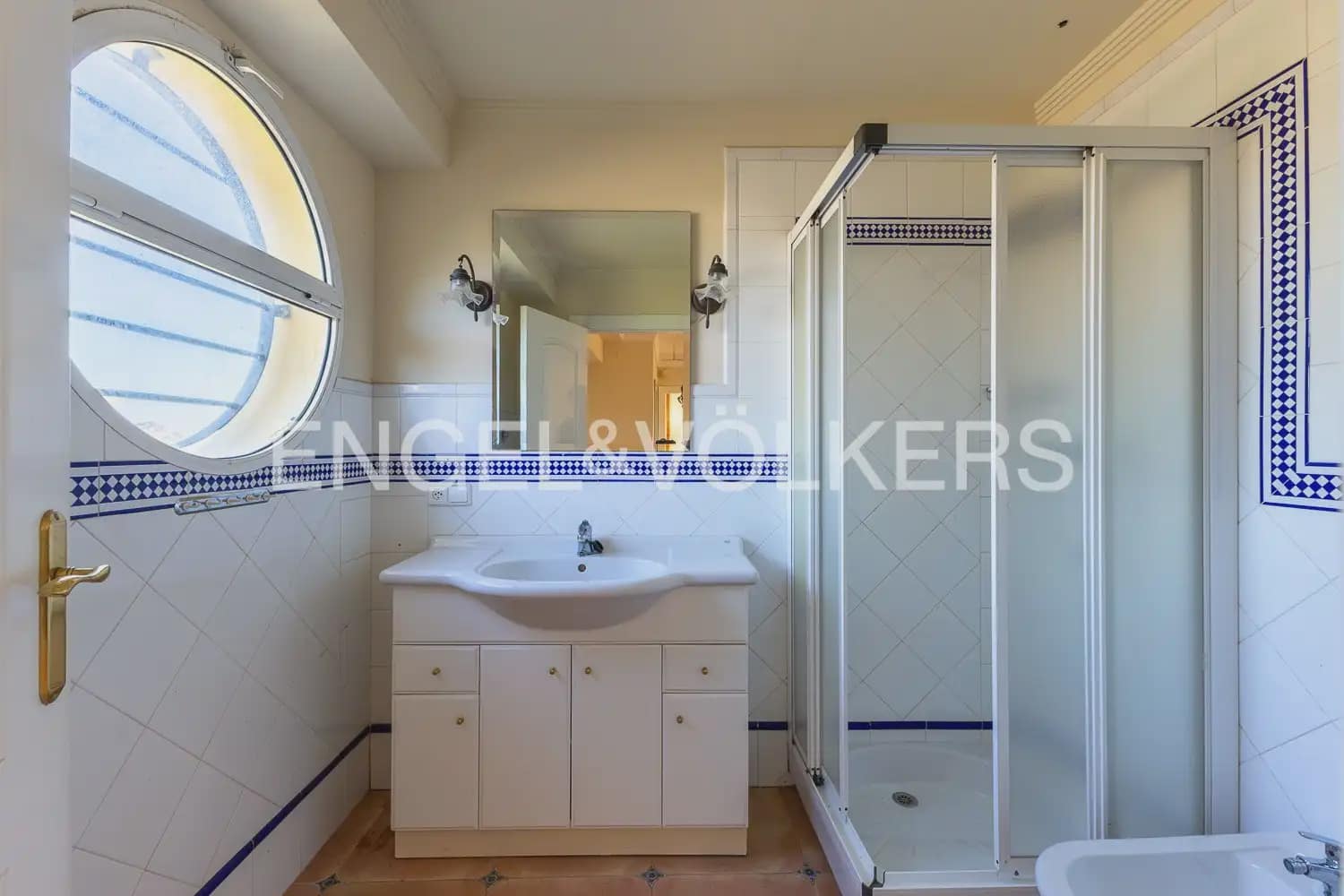 5 bedroom Villa for rent in Pedreguer with pool garage - € 4,600 (Ref: 9898203)