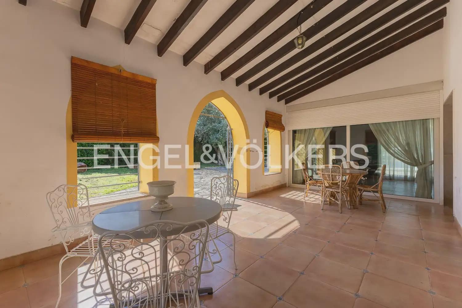 5 bedroom Villa for rent in Pedreguer with pool garage - € 4,600 (Ref: 9898203)