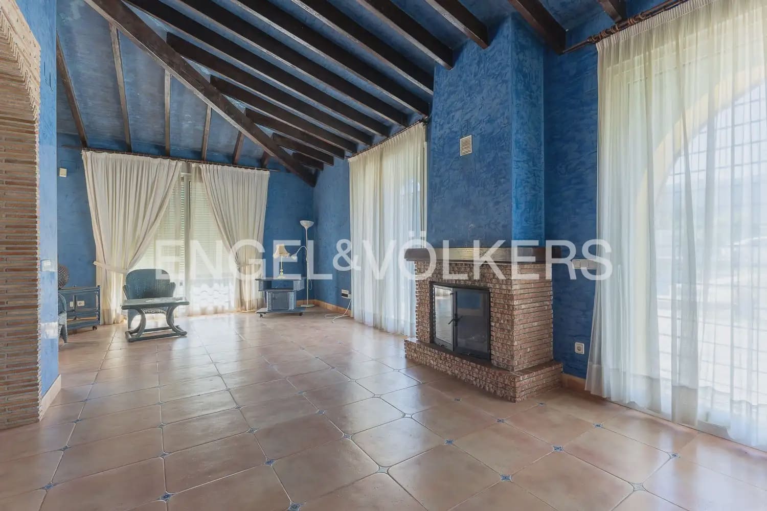 5 bedroom Villa for rent in Pedreguer with pool garage - € 4,600 (Ref: 9898203)