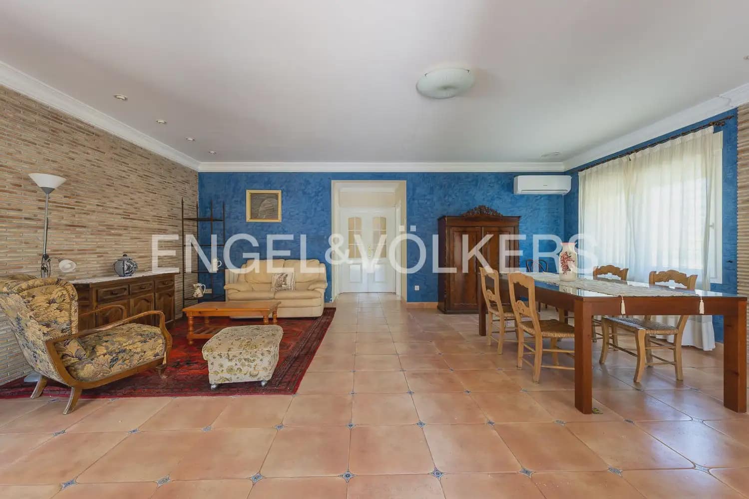 5 bedroom Villa for rent in Pedreguer with pool garage - € 4,600 (Ref: 9898203)