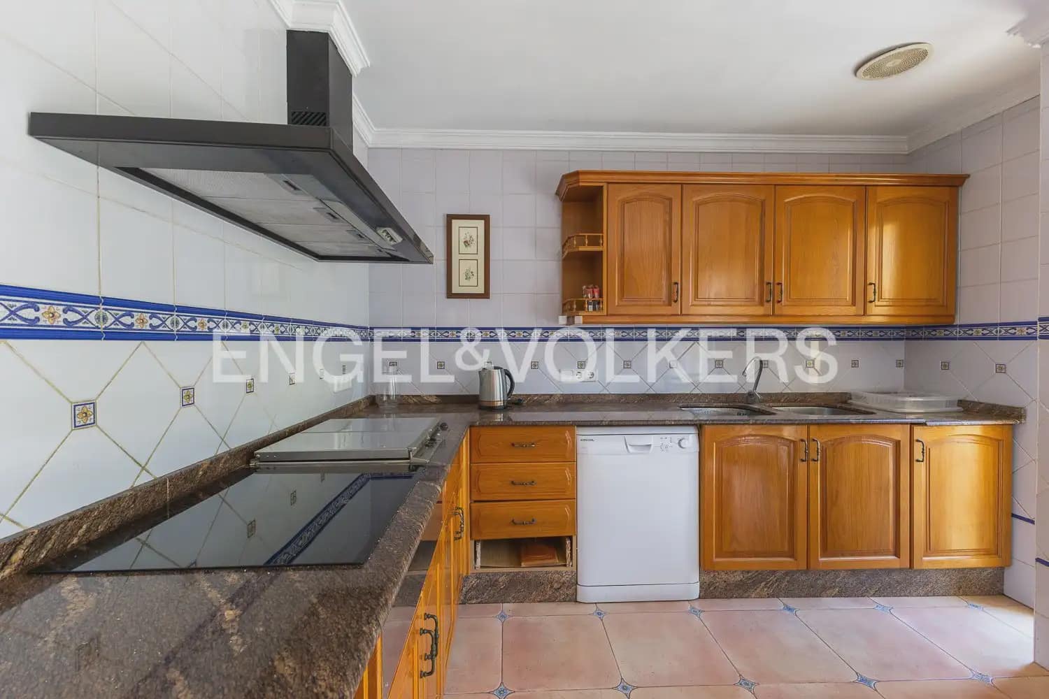 5 bedroom Villa for rent in Pedreguer with pool garage - € 4,600 (Ref: 9898203)
