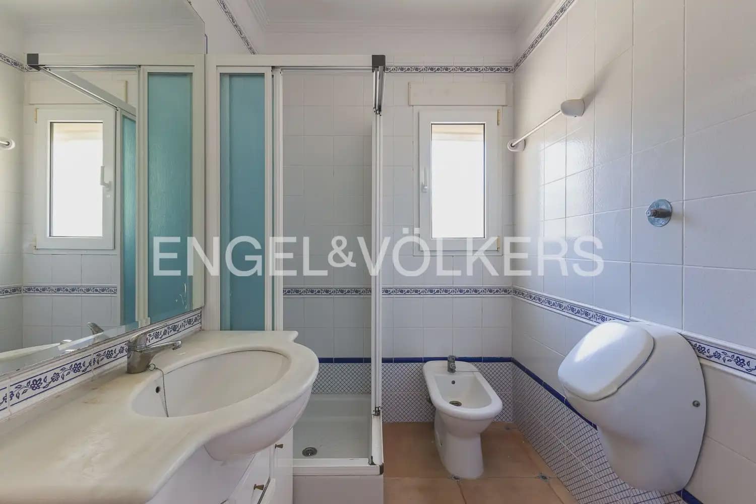 5 bedroom Villa for rent in Pedreguer with pool garage - € 4,600 (Ref: 9898203)