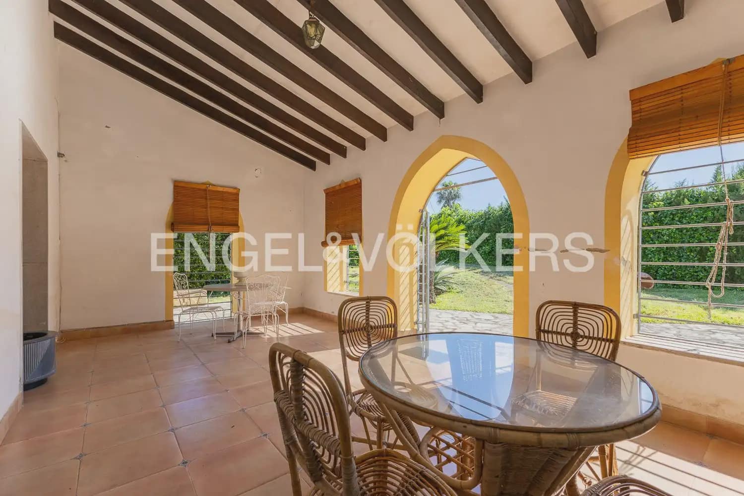 5 bedroom Villa for rent in Pedreguer with pool garage - € 4,600 (Ref: 9898203)