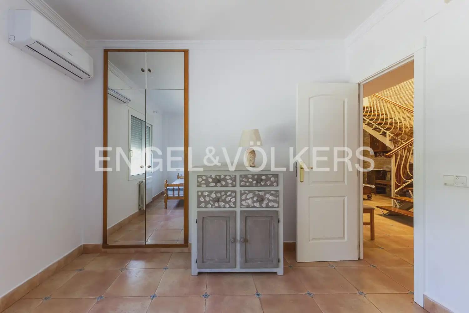 5 bedroom Villa for rent in Pedreguer with pool garage - € 4,600 (Ref: 9898203)