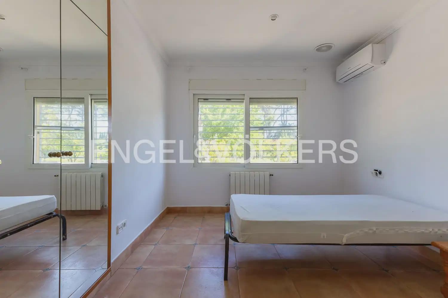 5 bedroom Villa for rent in Pedreguer with pool garage - € 4,600 (Ref: 9898203)