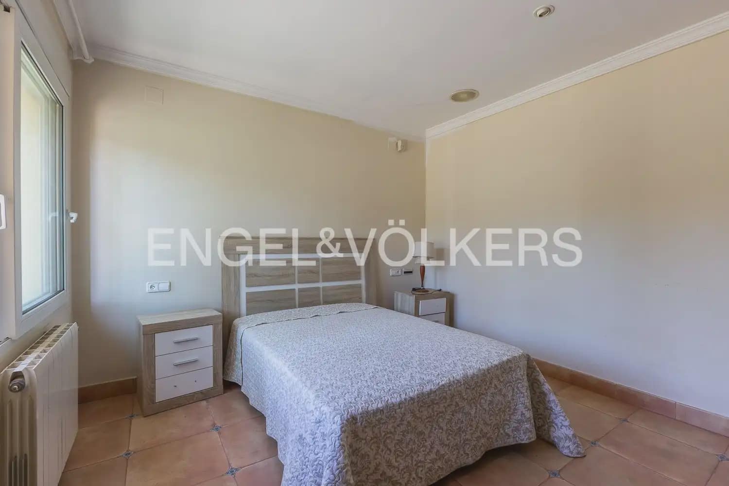 5 bedroom Villa for rent in Pedreguer with pool garage - € 4,600 (Ref: 9898203)