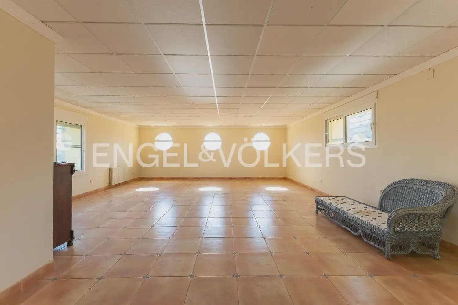 5 bedroom Villa for rent in Pedreguer with pool garage - € 4,600 (Ref: 9898203)
