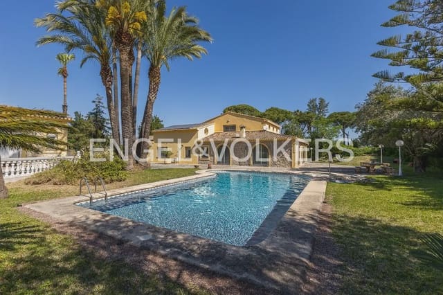 5 bedroom Villa for rent in Pedreguer with pool garage - € 4,600 (Ref: 9898203)