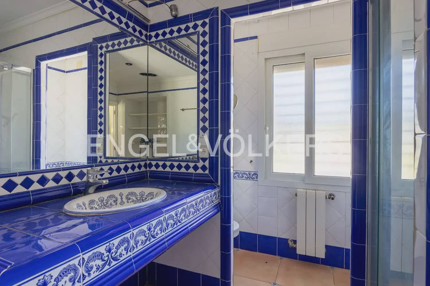 5 bedroom Villa for rent in Pedreguer with pool garage - € 4,600 (Ref: 9898203)