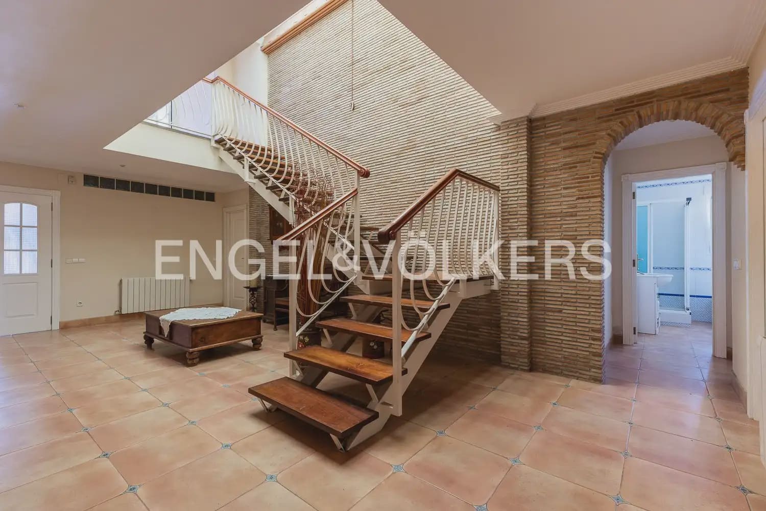 5 bedroom Villa for rent in Pedreguer with pool garage - € 4,600 (Ref: 9898203)