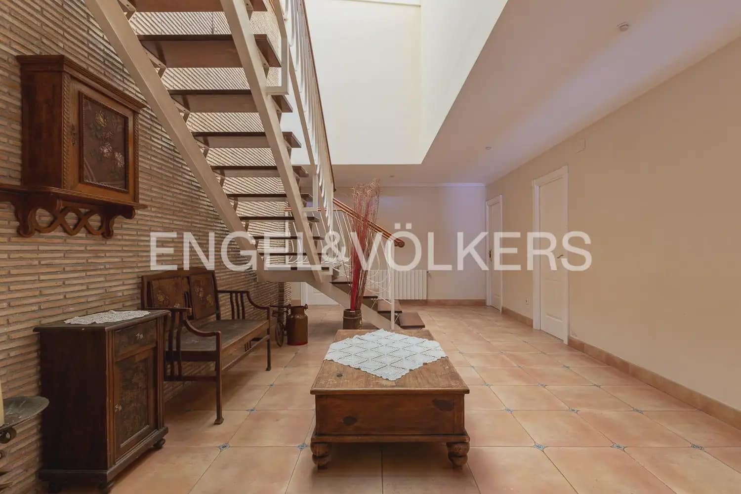 5 bedroom Villa for rent in Pedreguer with pool garage - € 4,600 (Ref: 9898203)