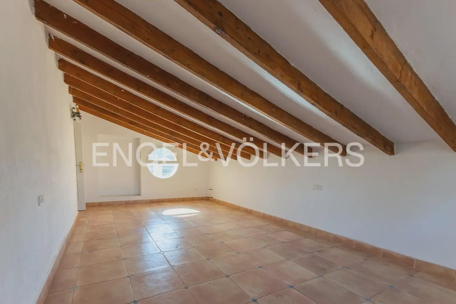5 bedroom Villa for rent in Pedreguer with pool garage - € 4,600 (Ref: 9898203)