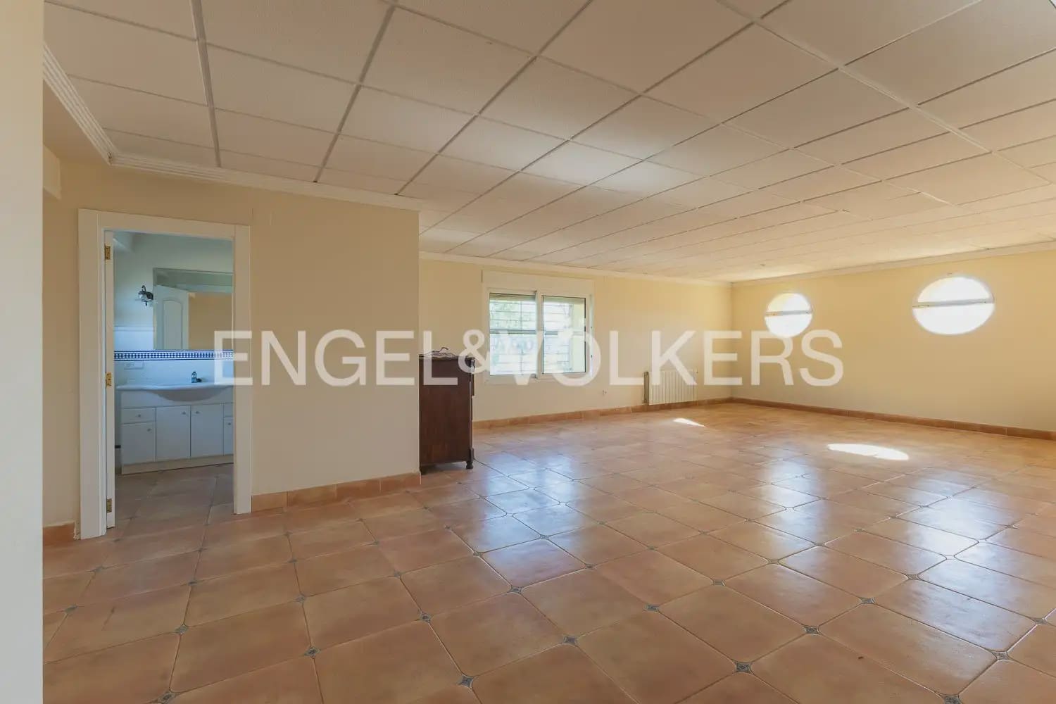 5 bedroom Villa for rent in Pedreguer with pool garage - € 4,600 (Ref: 9898203)
