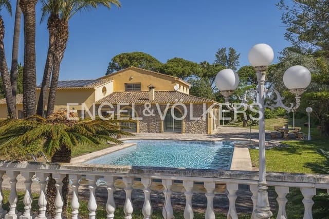 5 bedroom Villa for rent in Pedreguer with pool garage - € 4,600 (Ref: 9898203)