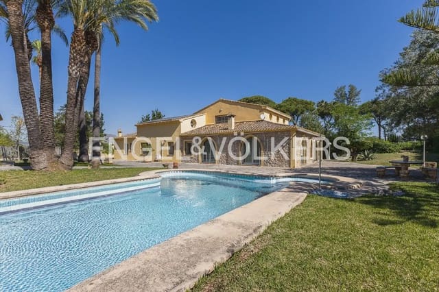 5 bedroom Villa for rent in Pedreguer with pool garage - € 4,600 (Ref: 9898203)