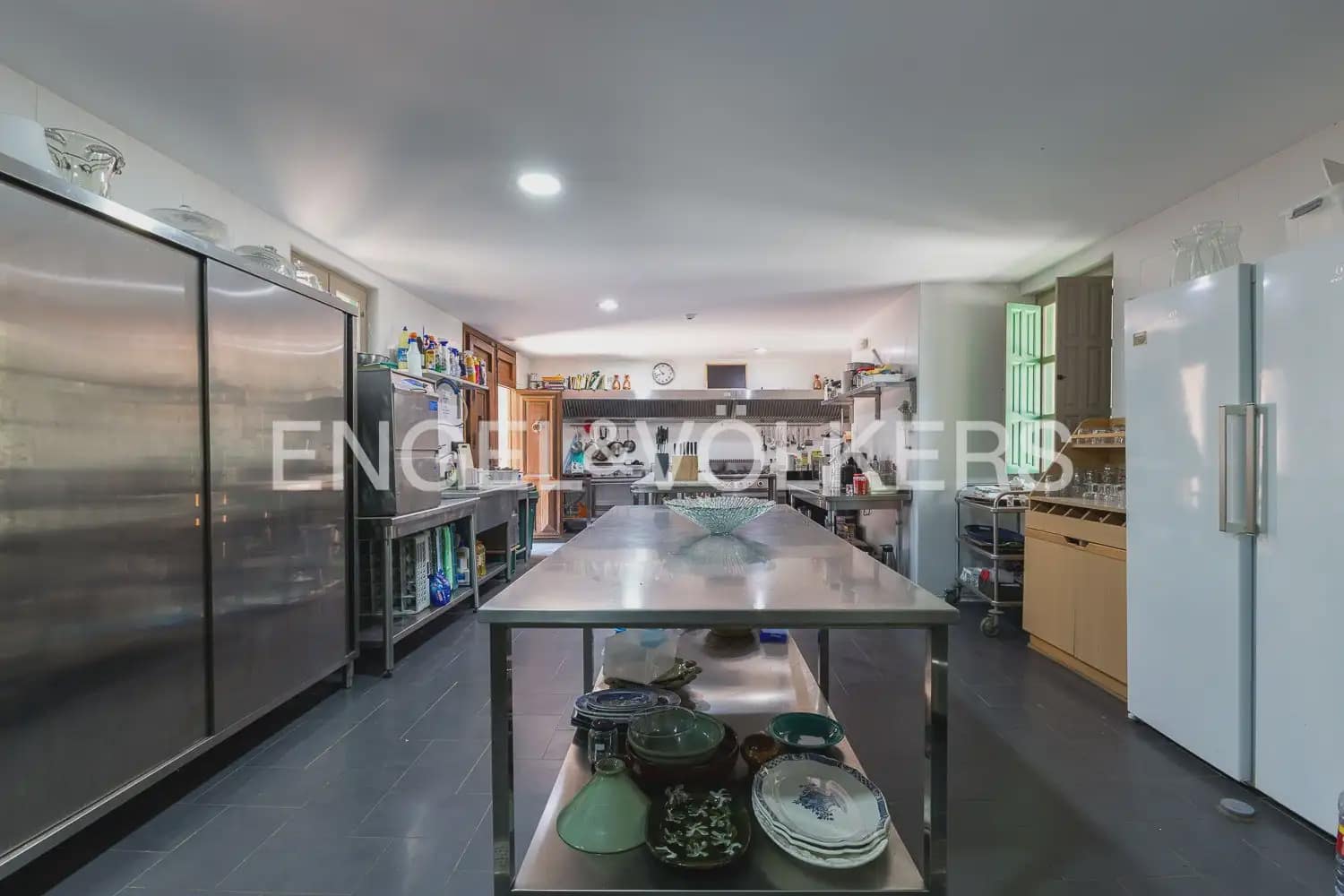 15 slaapkamer Finca/Landhuis te koop in Alcoleja met zwembad garage - € 3.500.000 (Ref: 9898204)