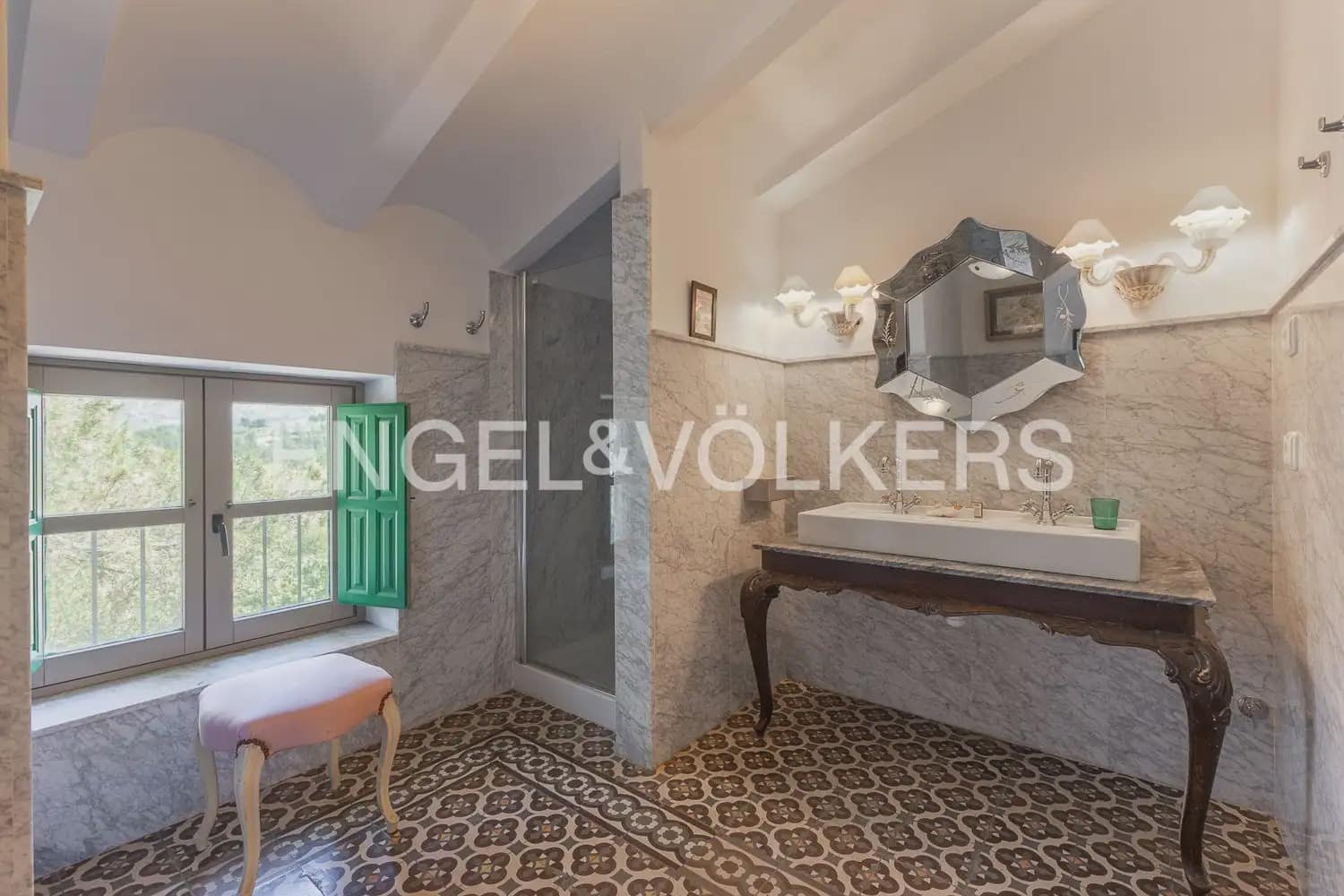 15 slaapkamer Finca/Landhuis te koop in Alcoleja met zwembad garage - € 3.500.000 (Ref: 9898204)