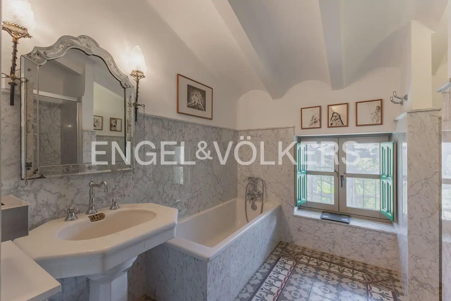 15 slaapkamer Finca/Landhuis te koop in Alcoleja met zwembad garage - € 3.500.000 (Ref: 9898204)